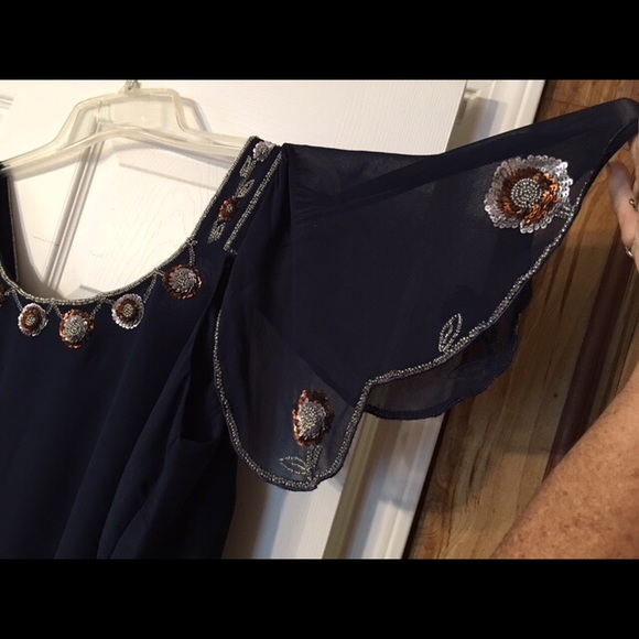 Ladie Sequined Blouse New with Tags. - Picture 6 of 7